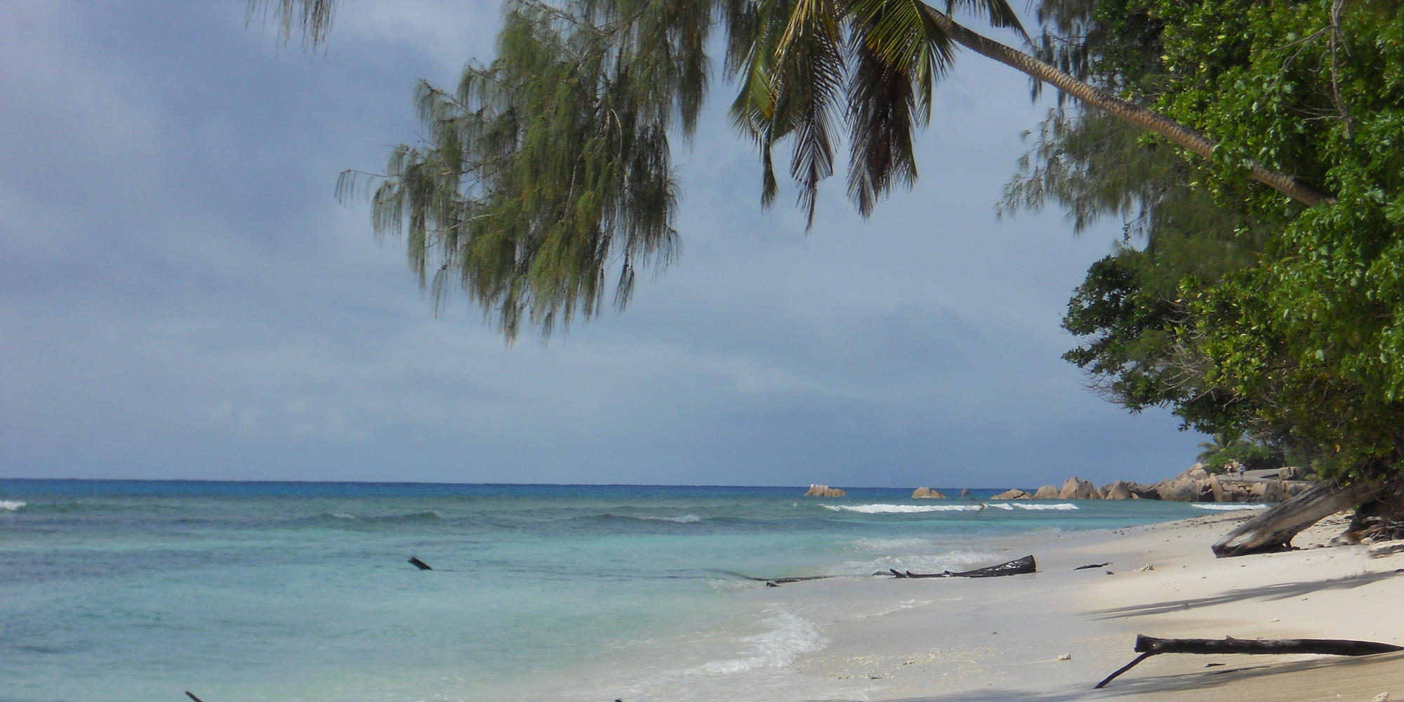 barefoot wedding seychelles