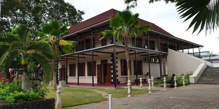 bourgeois des iles pty ltd 768x384