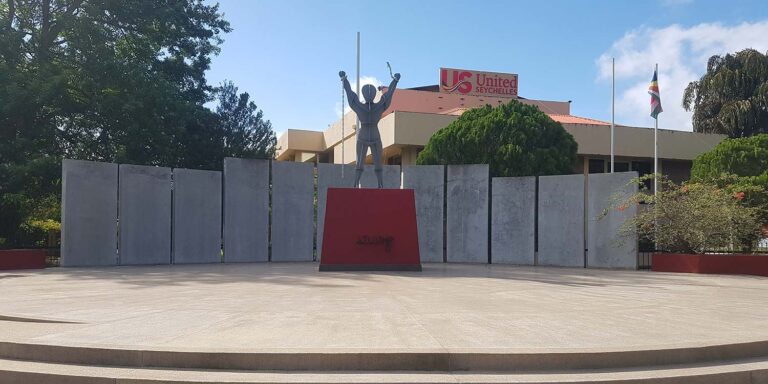 hotel plein soleil 768x384