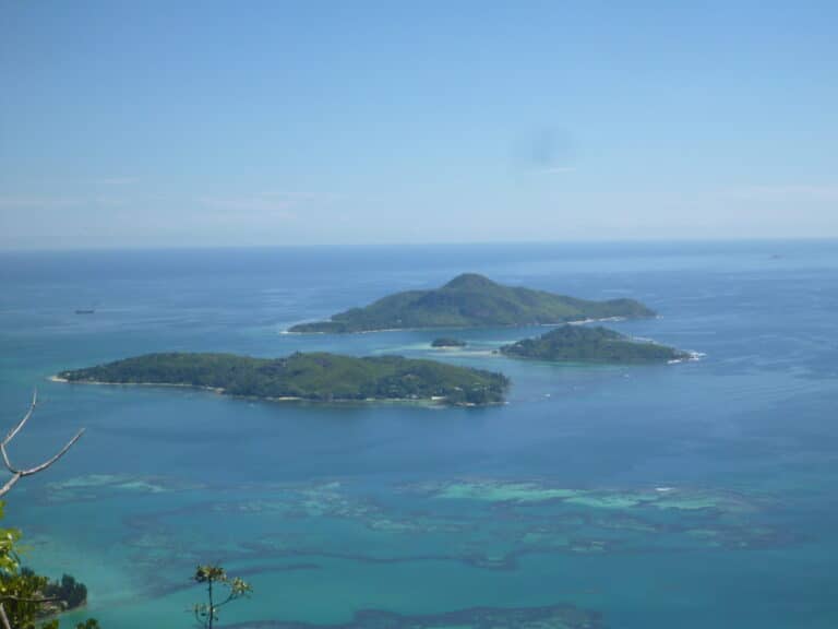 island charm of praslin 768x576