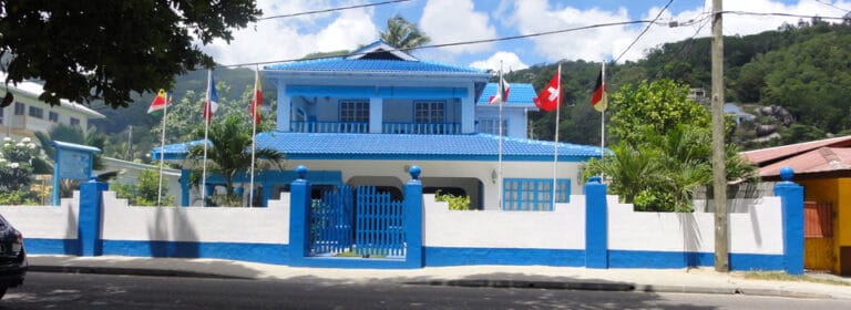 les pieds dans leau holiday apartments 768x280