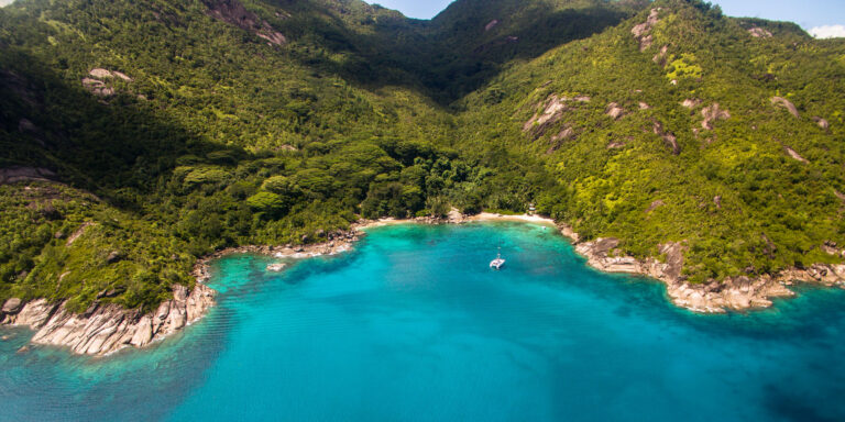 simple charters seychelles 768x384