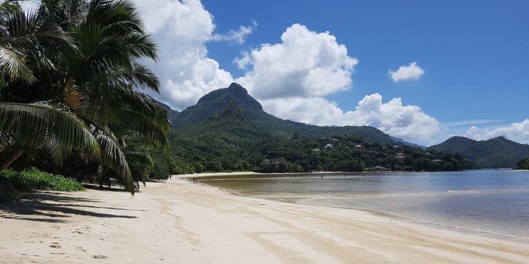 sun dance charter seychelles 768x384
